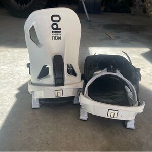 Now IPO White Snowboard Bindings Small